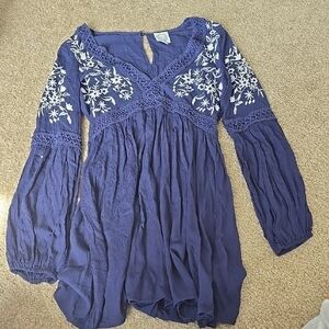 Blue Casual Sundress with Bishop Sleeves and V-Neck